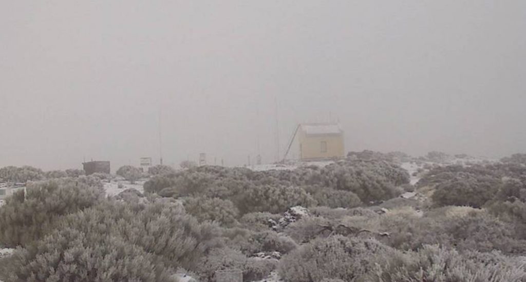El Teide amanece nevado