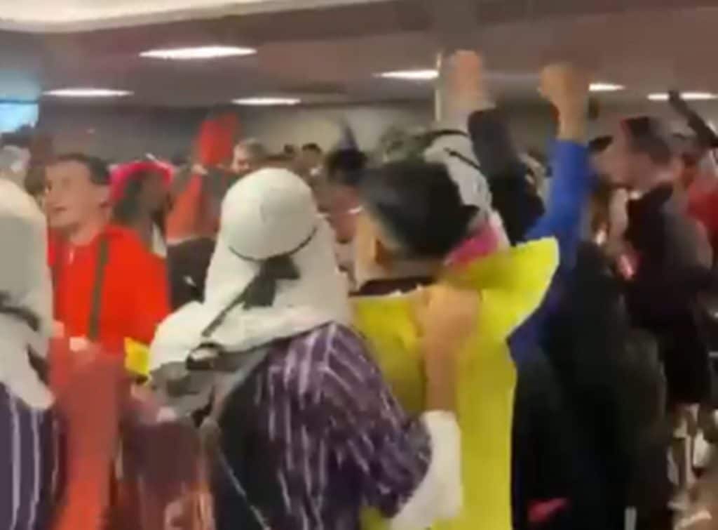 Grancanarios acuden en masa al Carnaval de Santa Cruz de Tenerife