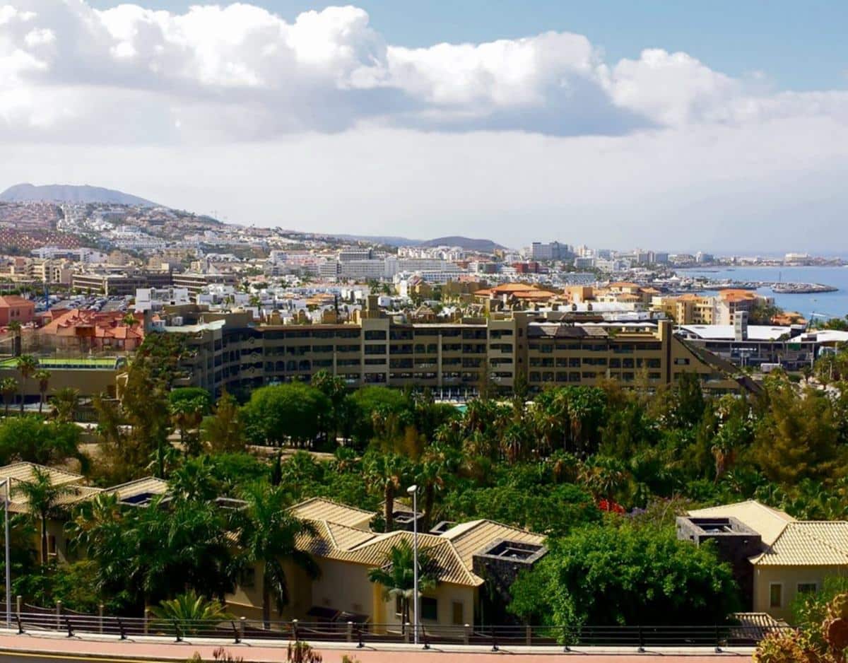 Canarias multa a dueños de apartamentos por vivir en ellos si son turísticos