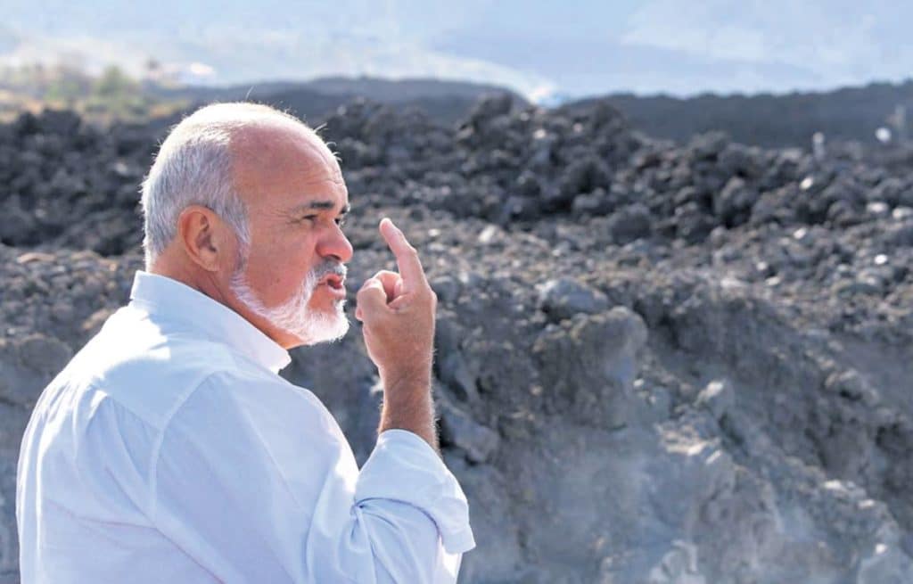 Conceden la primera licencia para reconstruir una vivienda sobre la lava del volcán de La Palma