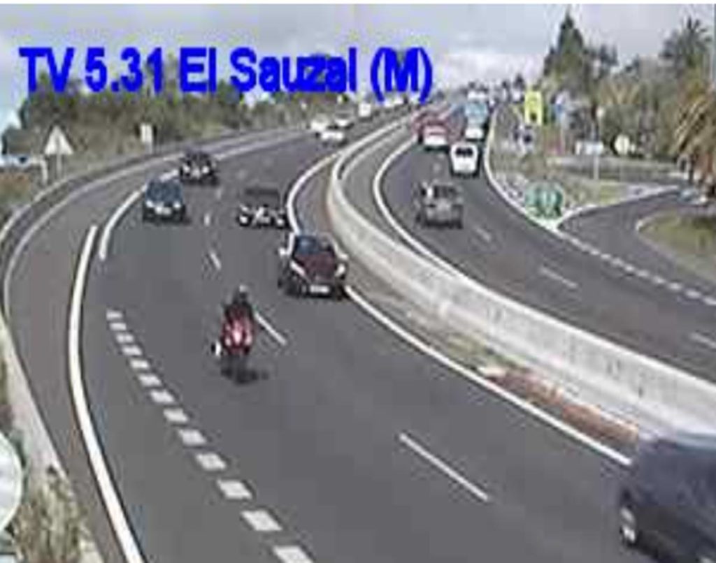 Incendio en la autopista TF-5
