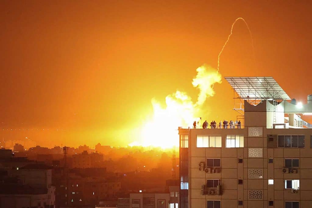 Israel bombardea Líbano en respuesta por los cohetes lanzados desde su territorio
