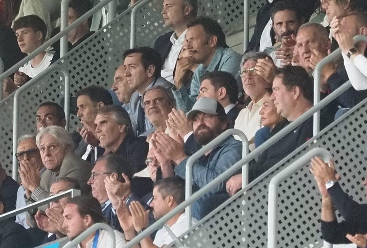 El actor Gerard Butler, un aficionado más del CD Tenerife
