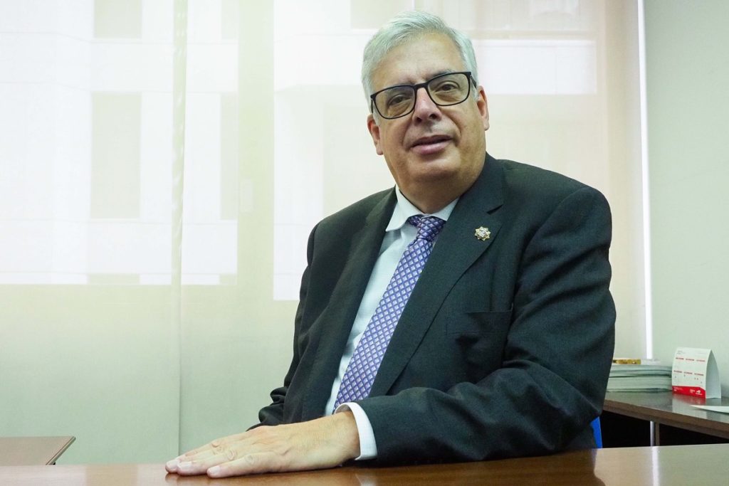 Juan Carlos Díaz Lorenzo: "En la quiebra de Thomas Cook, la pandemia y el volcán, los cónsules trabajaron a destajo"