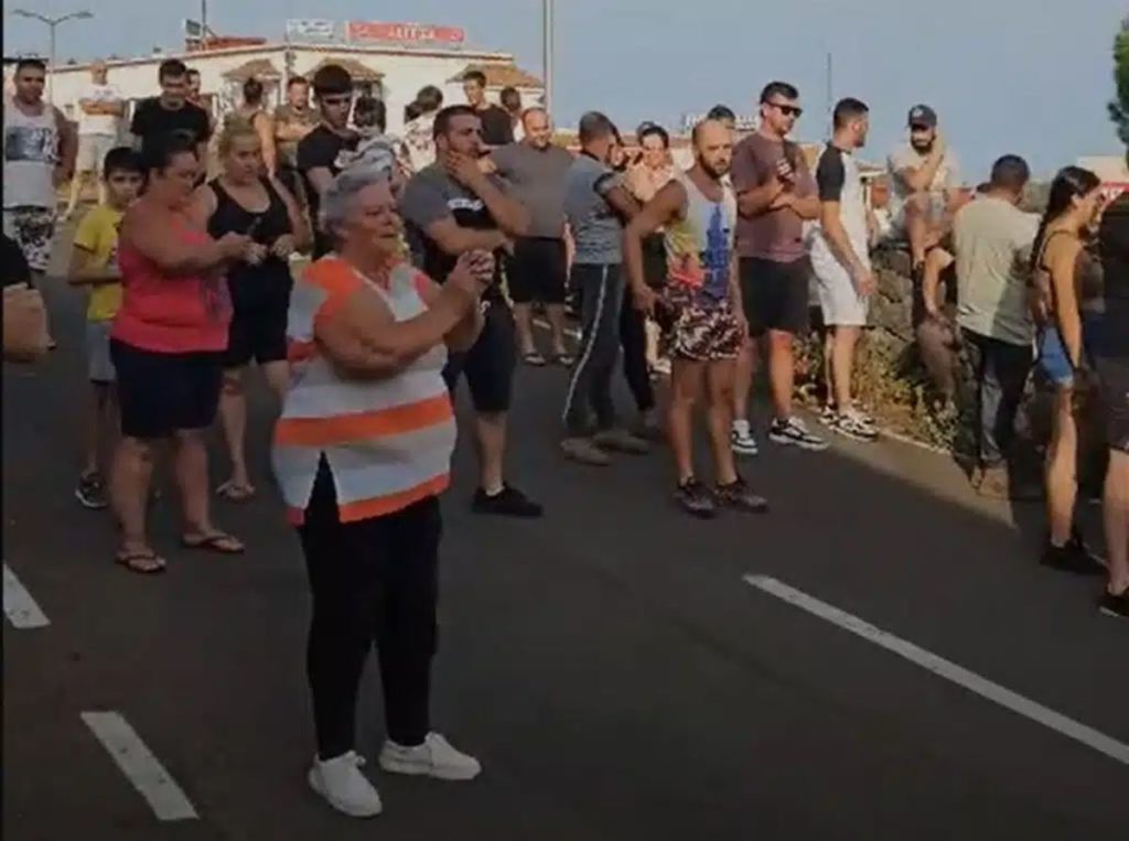 La familia de Las Lagunetas niega haberse saltado el perímetro del incendio de Tenerife como se les ha "acusado"
