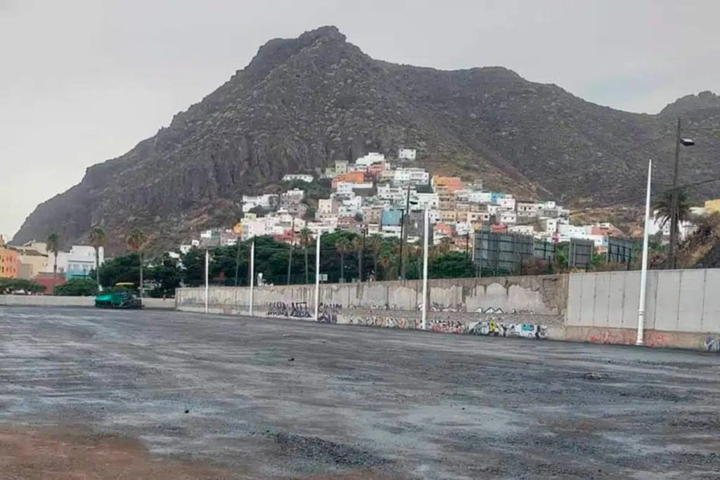 El nuevo aparcamiento de Las Teresitas, para 300 vehículos, desde el miércoles