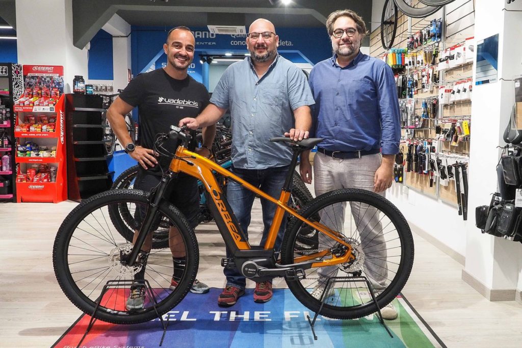 Ancor Salas Rodríguez gana la quinta bicicleta eléctrica de DIARIO DE AVISOS. Sergio Méndez