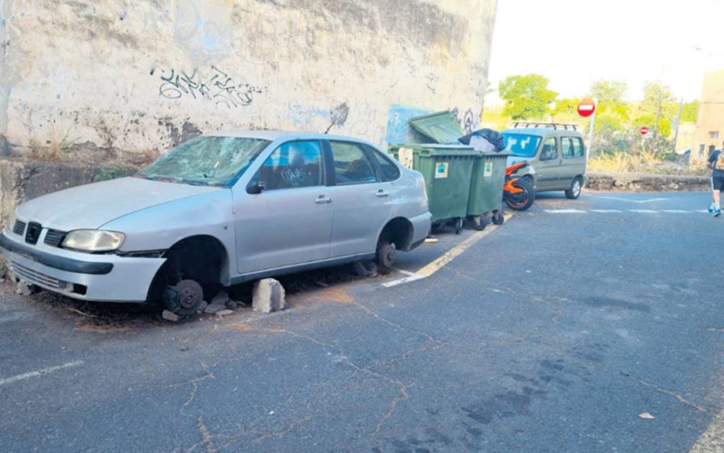 Retirada de vehículos en desuso en La Laguna: ofrecen un servicio gratuito