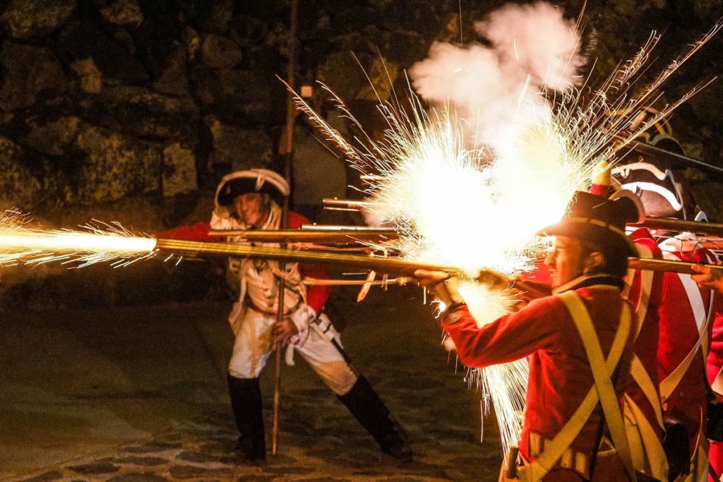 Santa Cruz recrea en sus calles la victoria del general Gutiérrez sobre la Armada de Nelson.