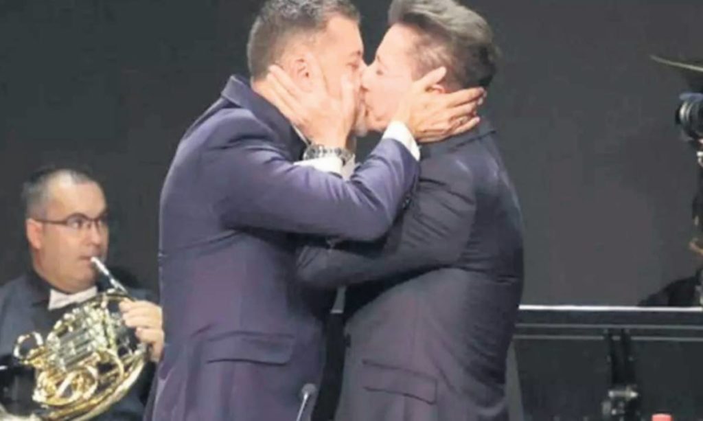 Boda multitudinaria de un alcalde canario, de los más votados de España