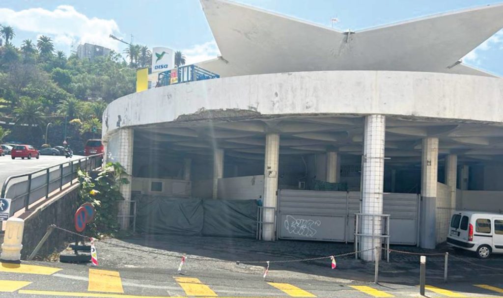 Así está un edificio Premio Manuel Oráa, la “joya urbana de seis puntas”
