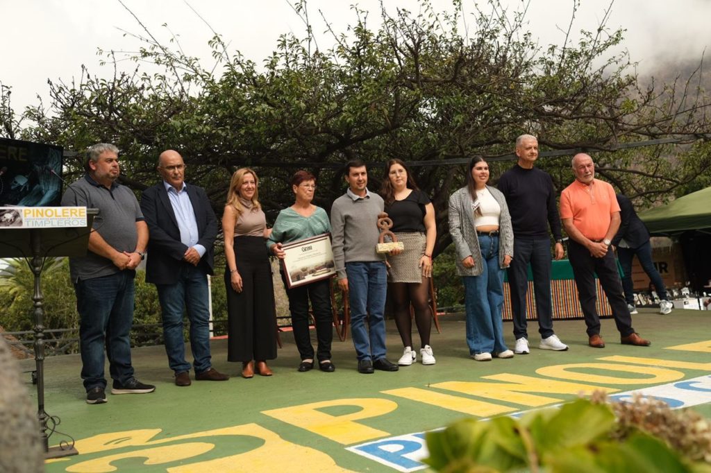 La empresa Canaragua, la Parranda Chaboco y Antonia María Bethencourt Díaz recibieron ayer los Cho Feriantes de Honor. Fran Pallero
