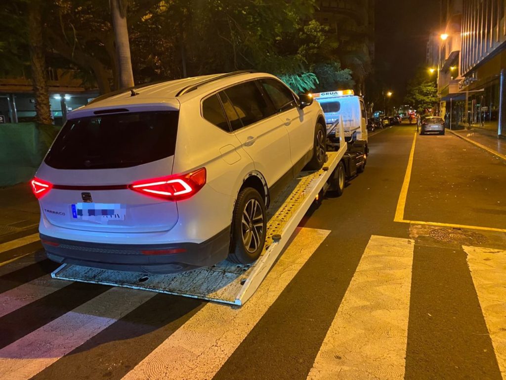Detenidos en Canarias tras agredir a policías que les sorprendieron conduciendo en dirección prohibida
