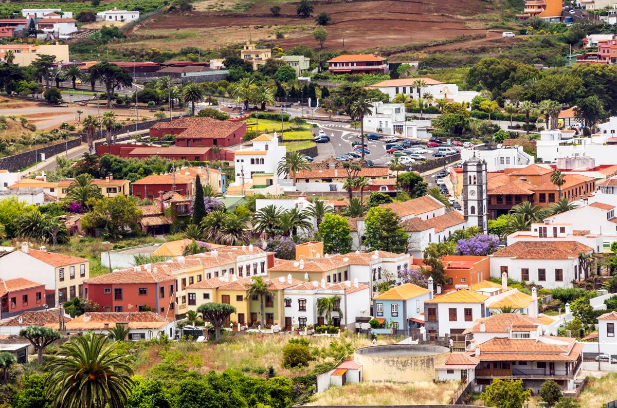 La increíble historia del falso abogado, la agente inmobiliaria y el piso en Tenerife que vendieron sin saberlo su dueña