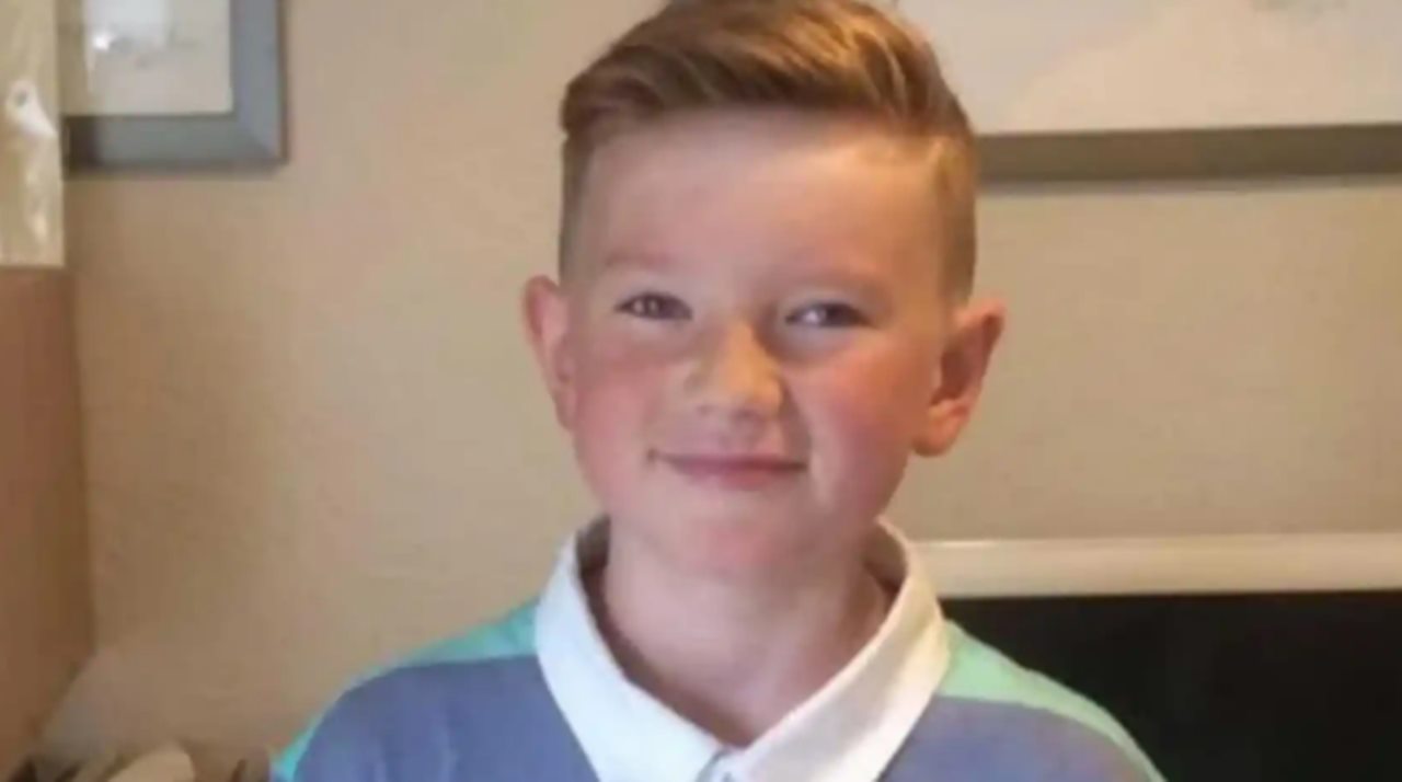 Resuelta una de las desapariciones más misteriosas: encuentran al niño Alex Batty seis años después