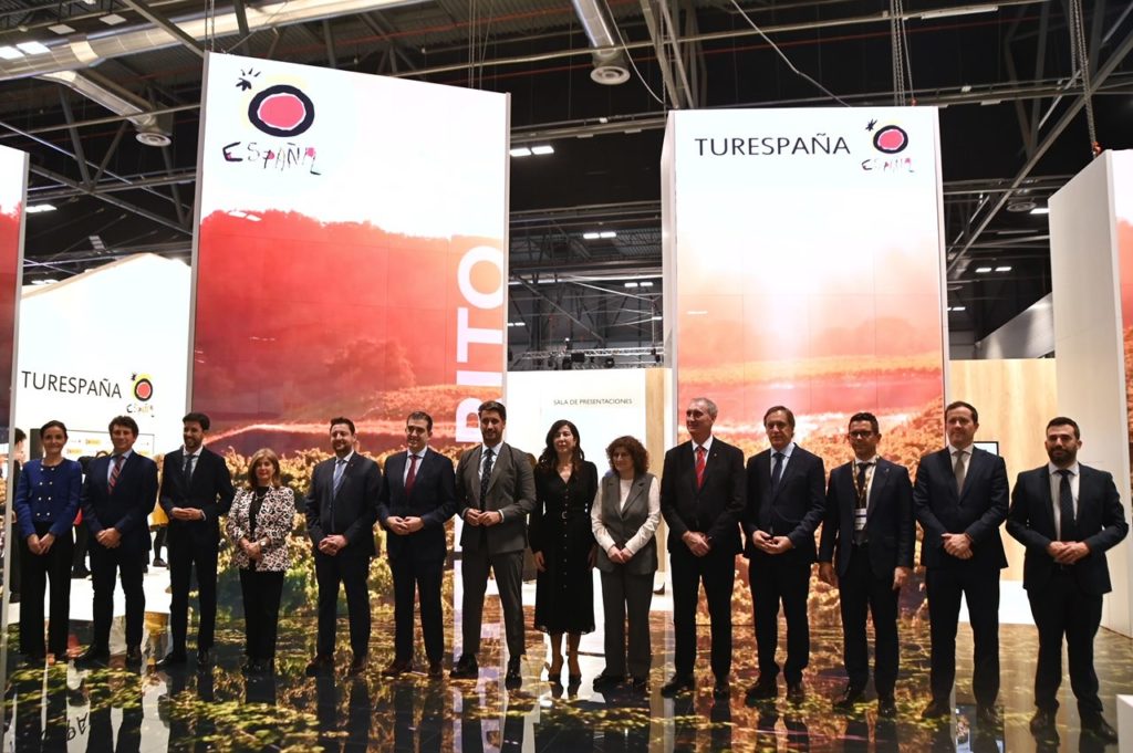El Grupo presentó el Plan Operativo de Turismo en el estand de Turespaña en Fitur. DA