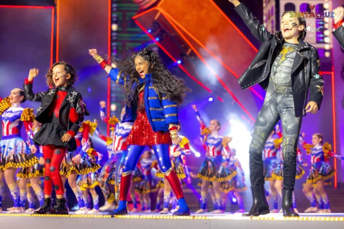 Trece candidatas optan hoy al cetro de la Reina Infantil del Carnaval de Santa Cruz