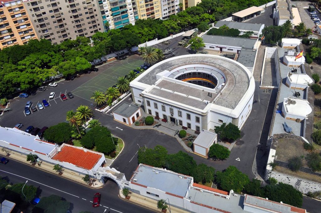 Vista aérea del acuartelamiento de Almeyda, en la capital tinerfeña. DA