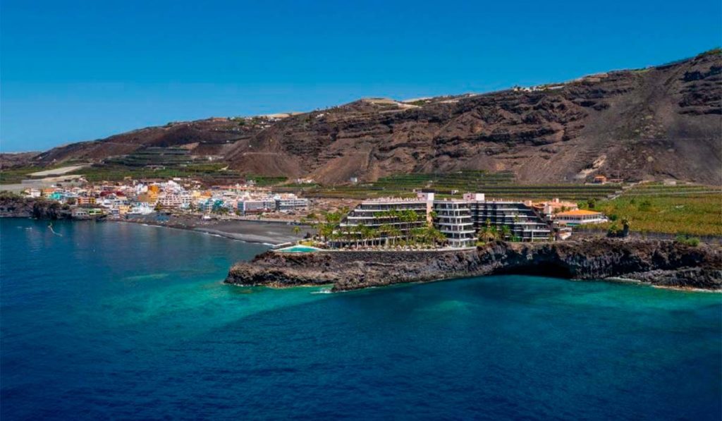 Puerto Naos podrá tener habitadas ya este verano el 80% de sus viviendas y se reabrirá el hotel