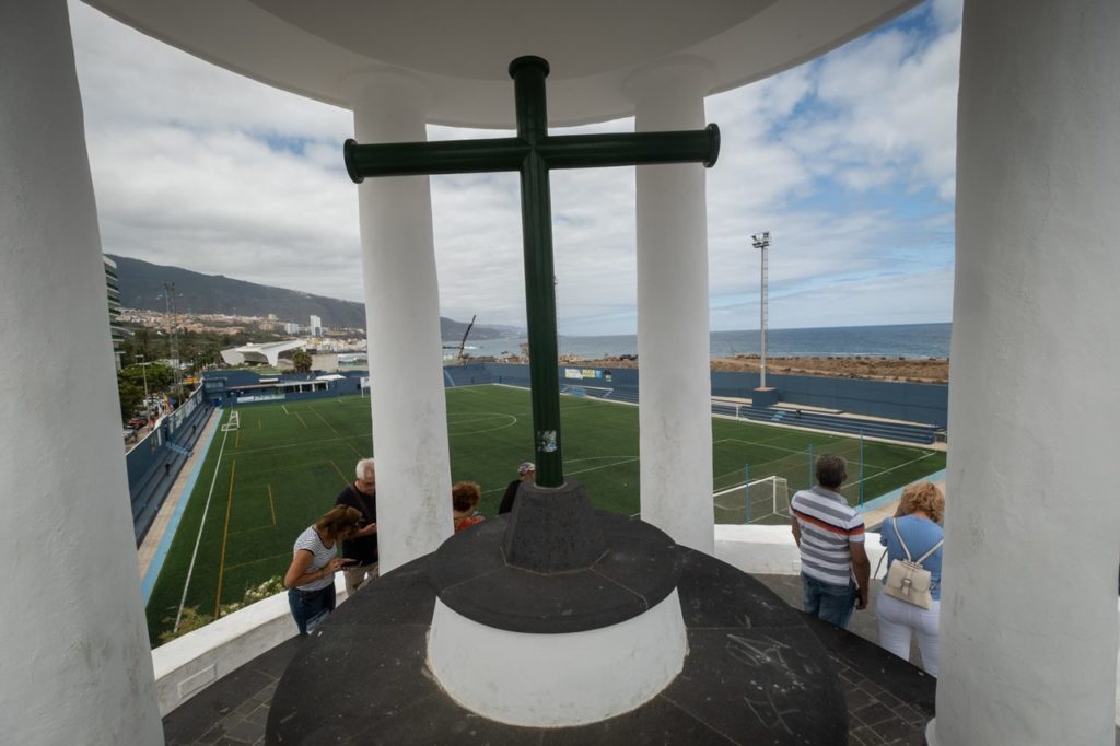 González vuelve a ofrecer una nueva ruta por rincones que atesoran historias, como el cementerio protestante o el Peñón del Fraile. 