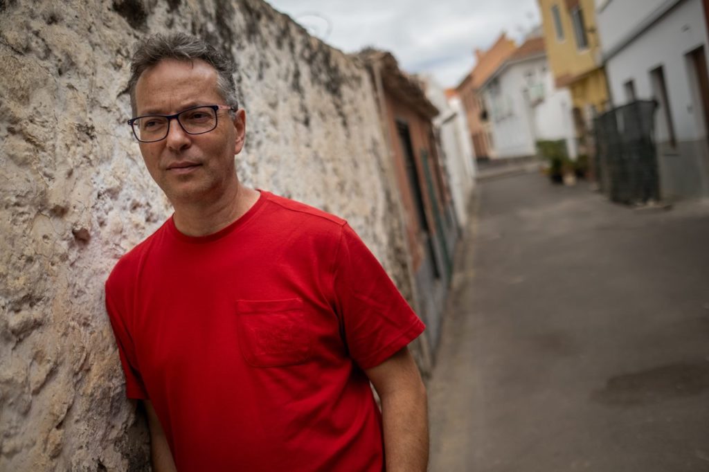 González vuelve a ofrecer una nueva ruta por rincones que atesoran historias, como el cementerio protestante o el Peñón del Fraile. Fran Pallero
