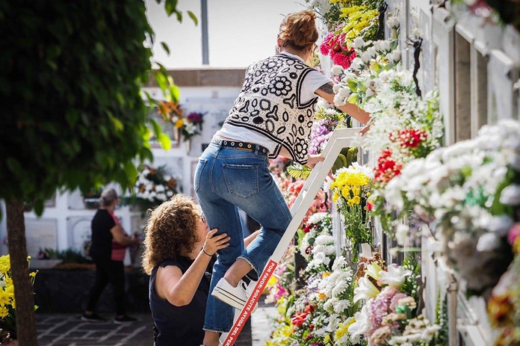 Modificaciones en los cementerios de Santa Cruz de Tenerife por el Día de Todos los Santos