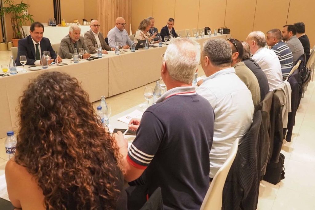 Patronales y sindicatos de la hostelería en la provincia de Santa Cruz de Tenerife han acercado posturas.