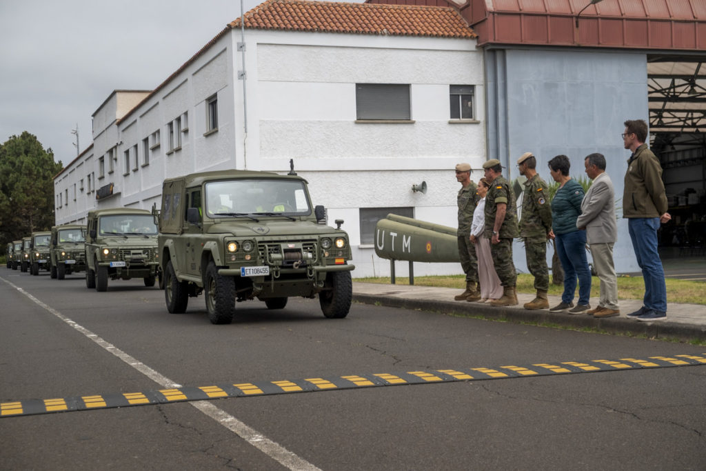 El Ejército despliega en Tenerife 920 patrullas y dos helicópteros contra los incendios