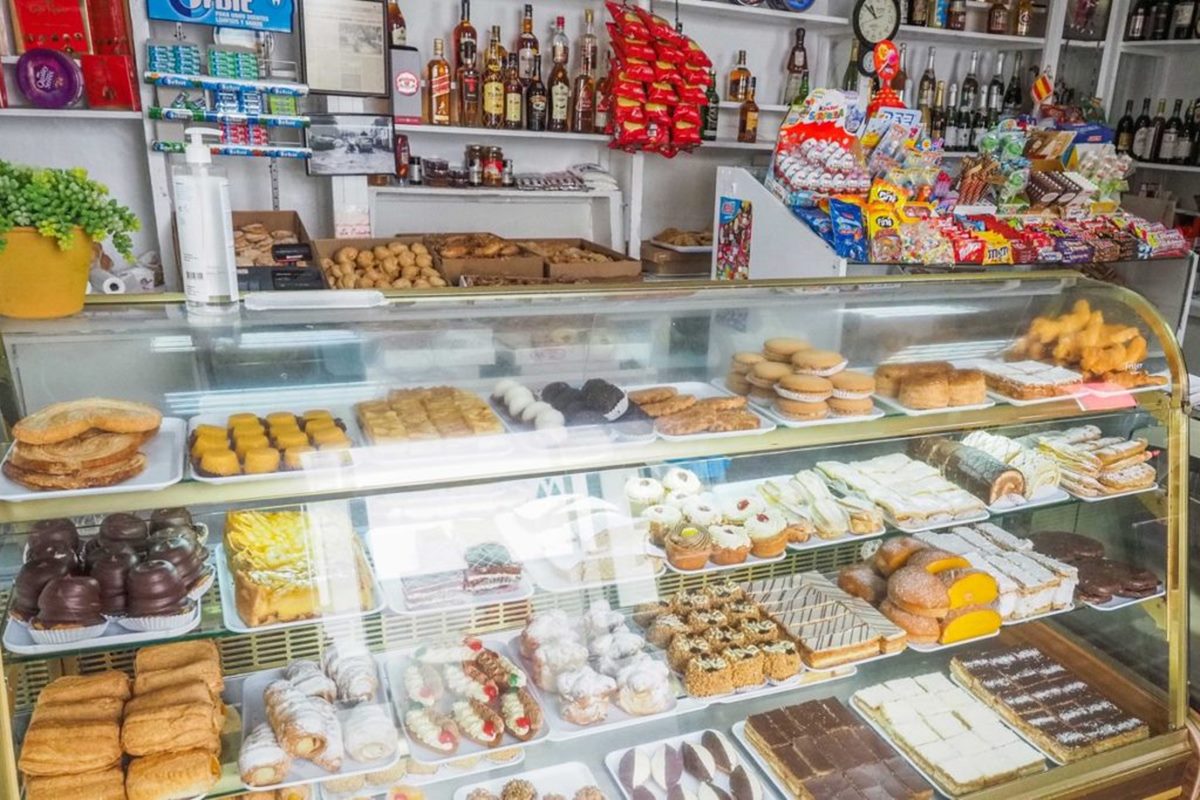 "En Canarias decimos dulcería, no pastelería": el origen de una de las palabras que se está perdiendo en las Islas