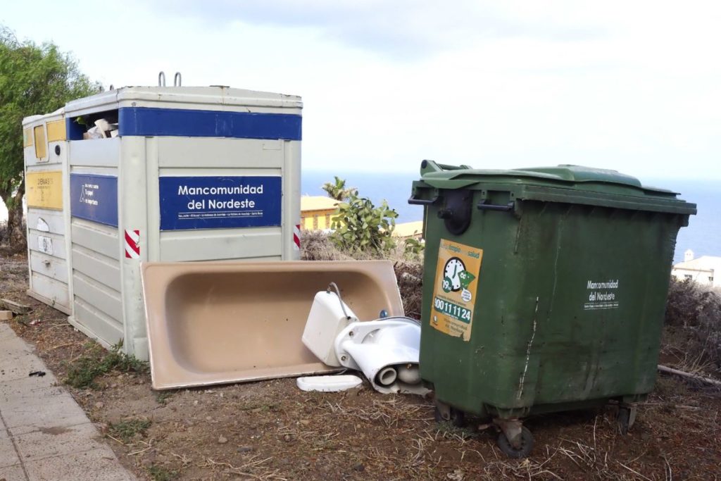 La recogida de residuos en Tacoronte y en el resto de municipios de la Mancomunidad, la realiza Urbaser. Sergio Méndez