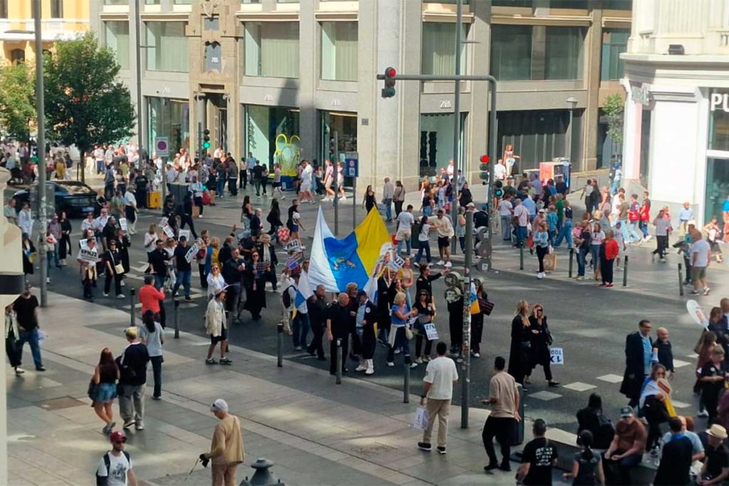 Los mutualistas reclaman frente al Congreso una "pasarela 1x1" al RETA
