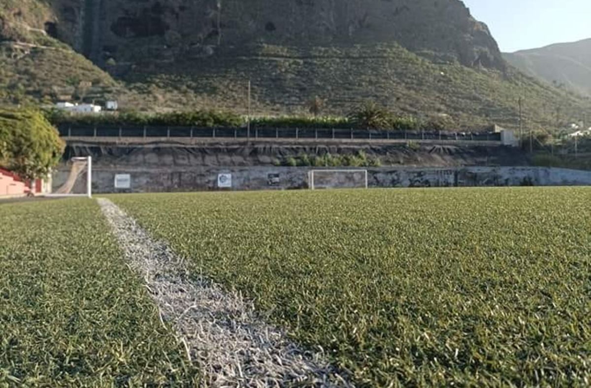 Ni Tenerife ni Las Palmas: este es el único equipo de fútbol canario que puede llevar una corona en su escudo