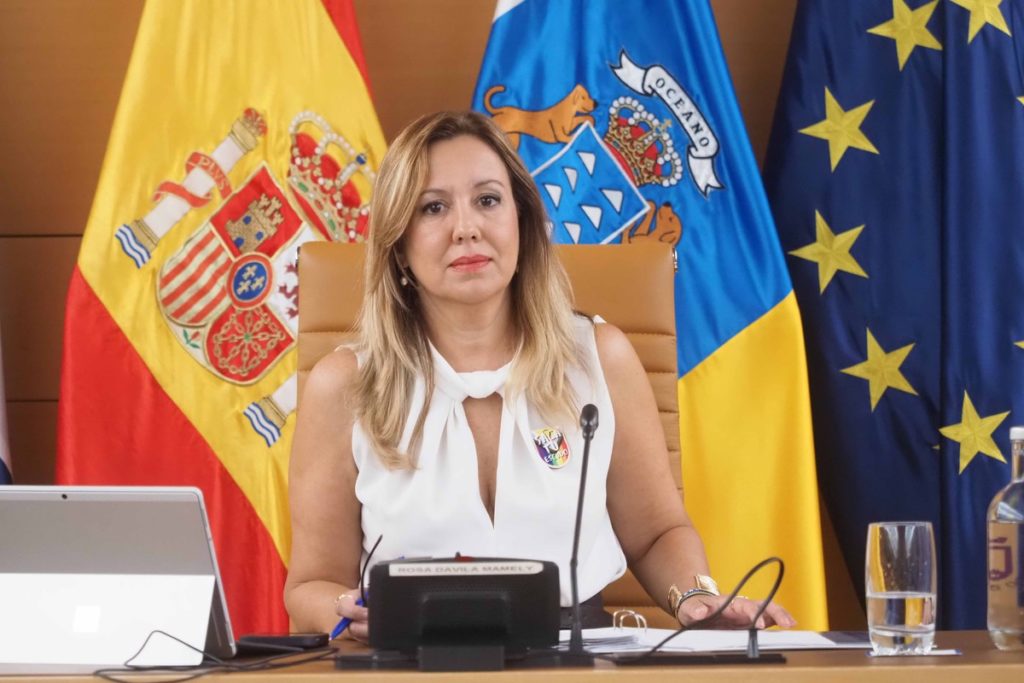 Rosa Dávila propone subir los sueldos en 2026 a sus asesores entre el 5 y el 25%