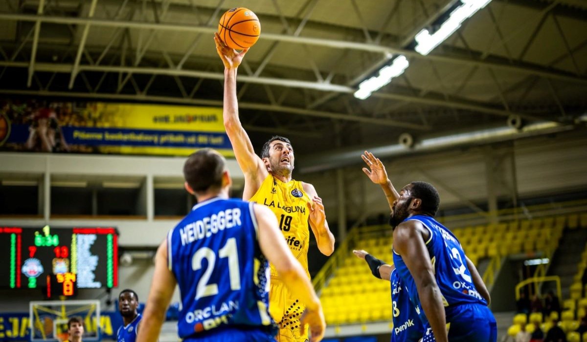 La Laguna Tenerife cierra la primera fase con derrota, pero mantiene el liderato. Club Baloncesto Canarias