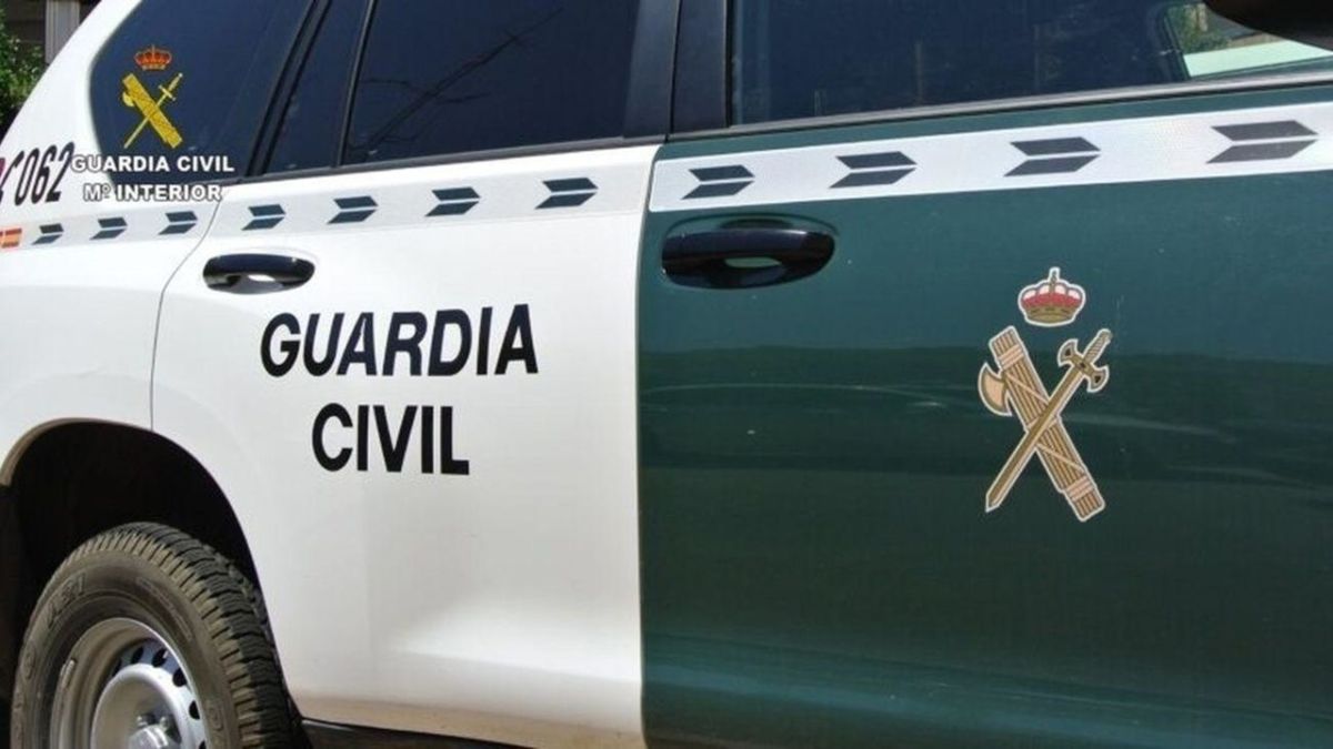 Se cuela en su coche, le roba las llaves y le pide 50 euros para devolvérselas en Canarias. Guardia Civil