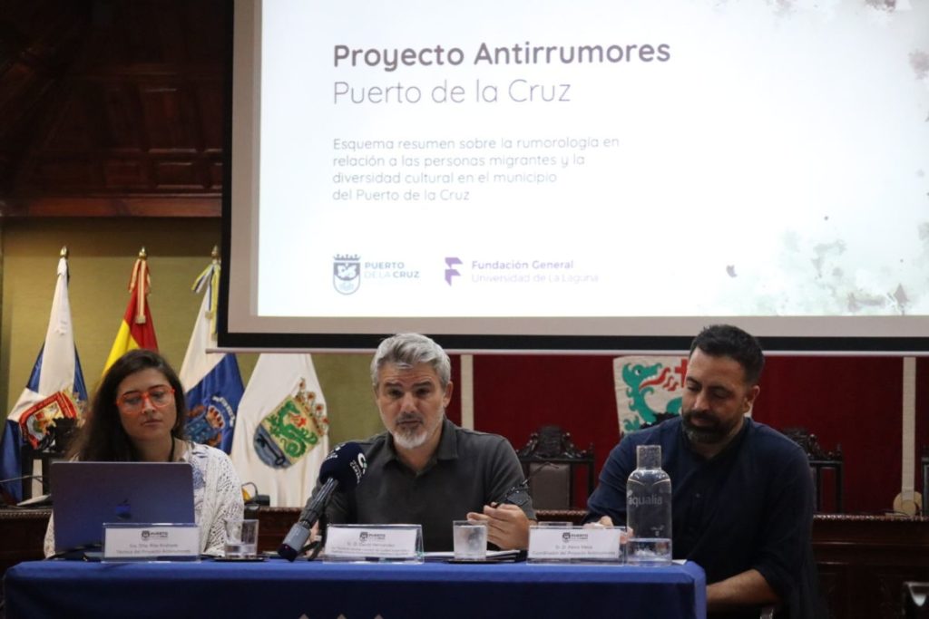 La técnica Rita Andrade, el concejal de Participación Ciudadana, David Hernández, y el coordinador del proyecto, Alexis Mesa, presentaron ayer los resultados. DA