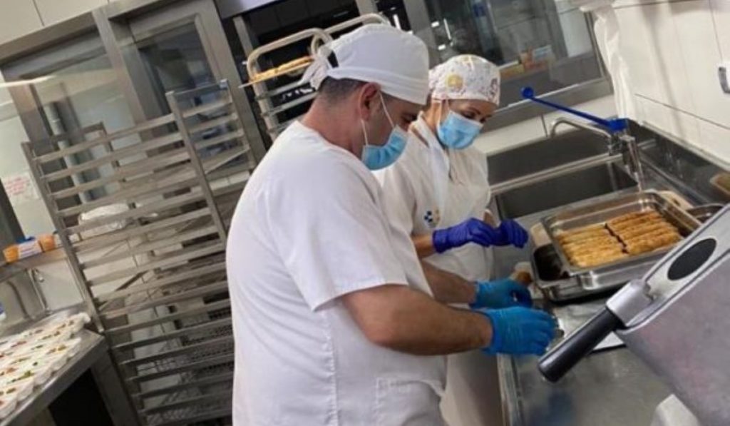 Desde rulo de pavo hasta tartaletas navideñas: así serán los menús especiales de Navidad en los hospitales canarios