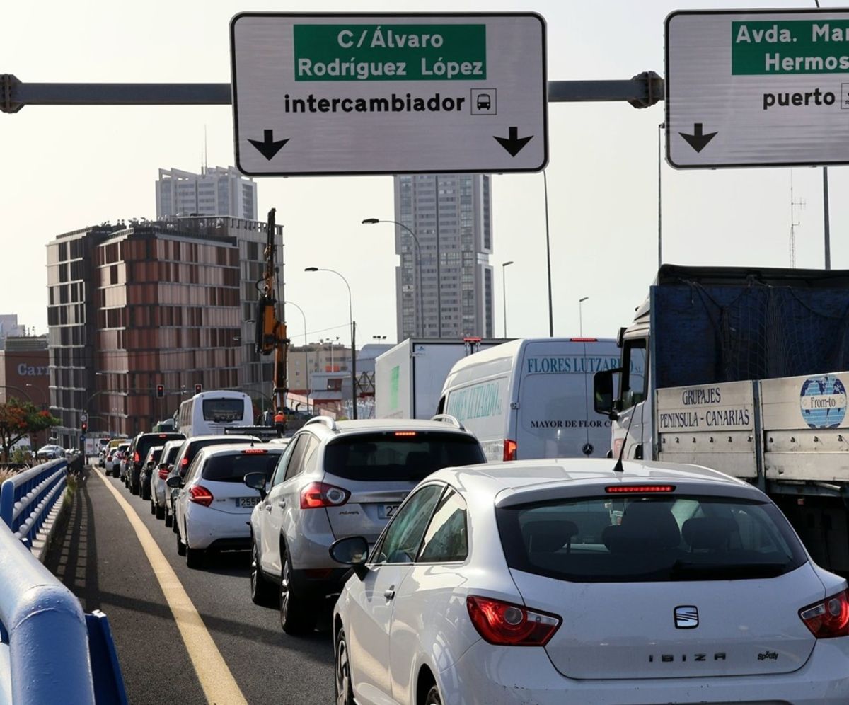 El Ayuntamiento de Santa Cruz de Tenerife amplía el debate ciudadano para regular las zonas azules y verdes de aparcamientos