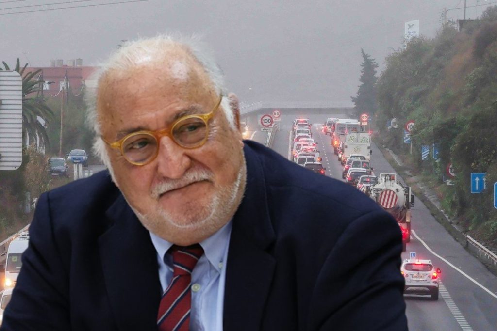 El director de la Dirección General de Tráfico (DGT) en un montaje fotográfico con la estampa de la TF-5 de fondo. DA
