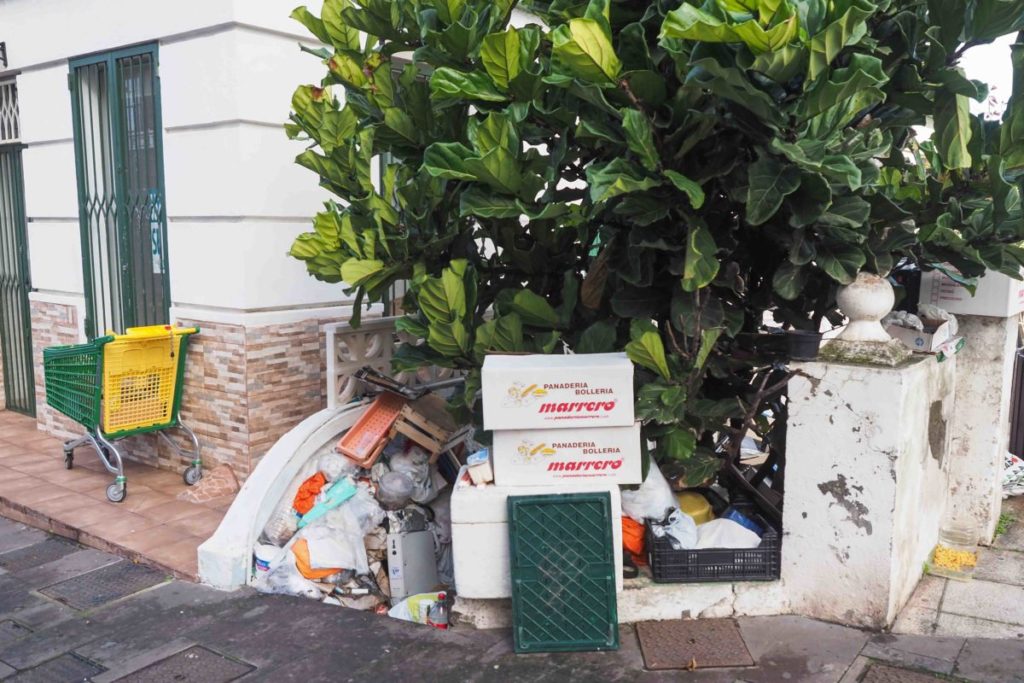 Piden 'ayuda' a la Fiscalía para la vecina de Tenerife con síndrome de Diógenes