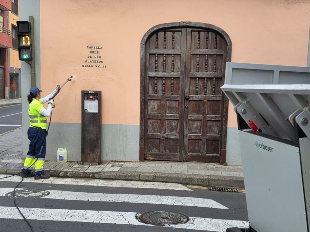 La Laguna Increases Surveillance and Cleaning Efforts to Combat Historic Center Vandalism