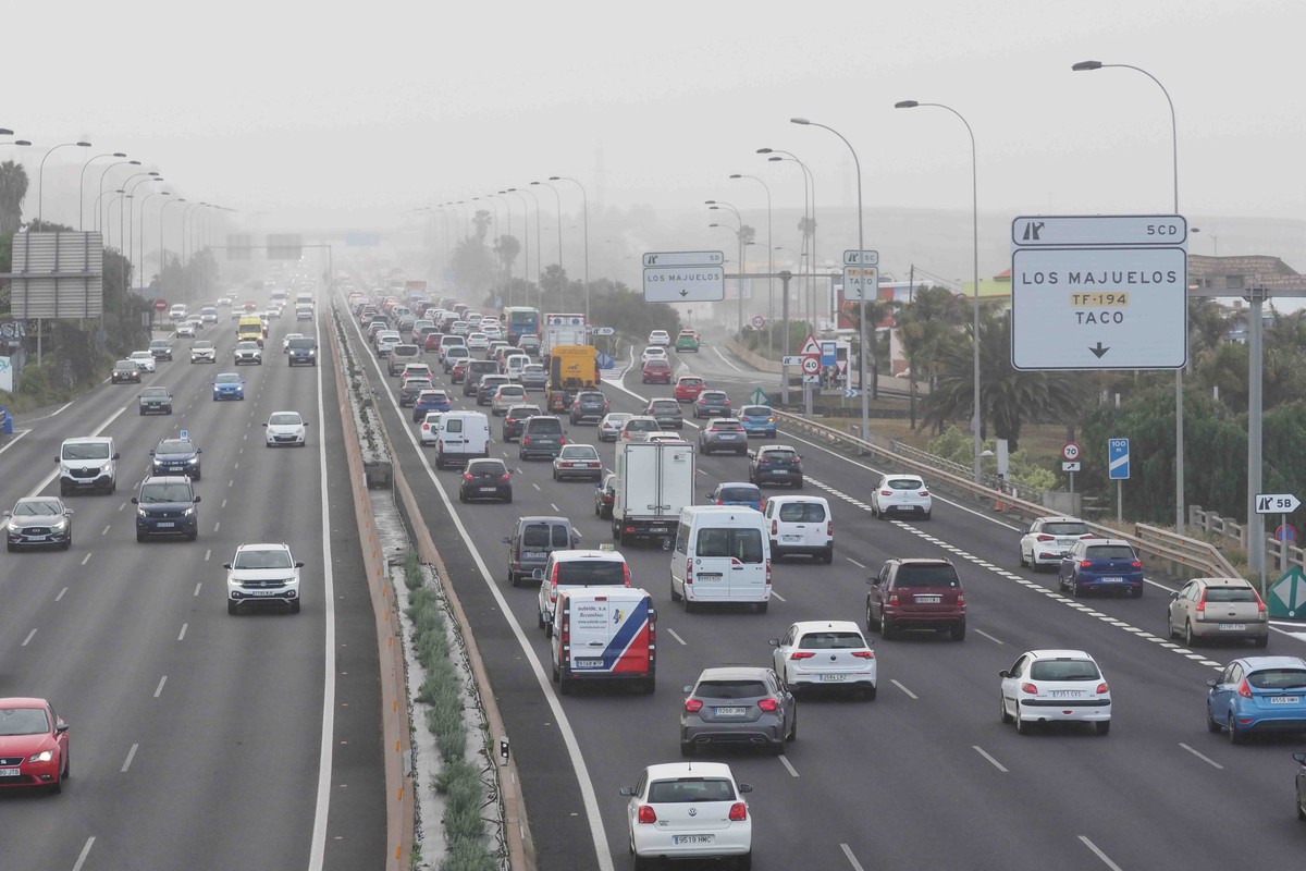 Coches en la autopista TF-5. | Sergio Méndez