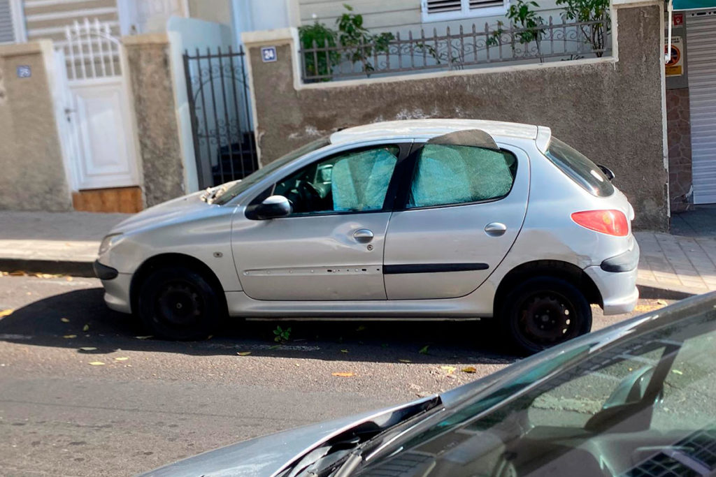 Residents Frustrated as Abandoned Cars Linger on Santa Cruz Streets