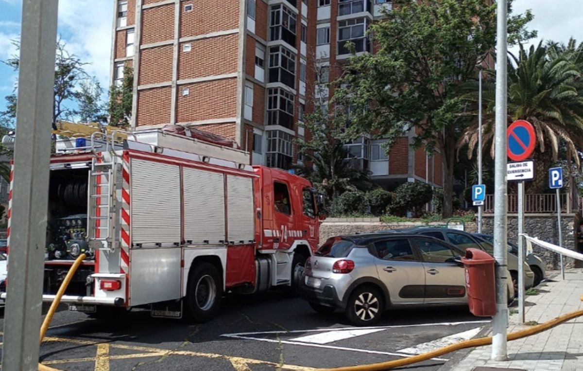 Siete afectados en el incendio de un edificio en Santa Cruz de Tenerife