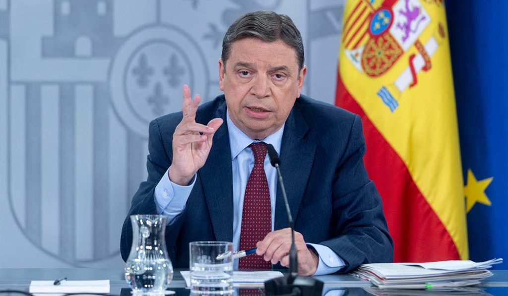 Canarias planta cara al Gobierno: recurso judicial por un "hachazo" de 7,4 millones al campo