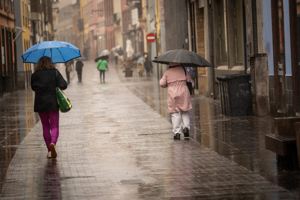 Giro del tiempo en Canarias: una borrasca dejar&aacute; lluvias y viento fuerte