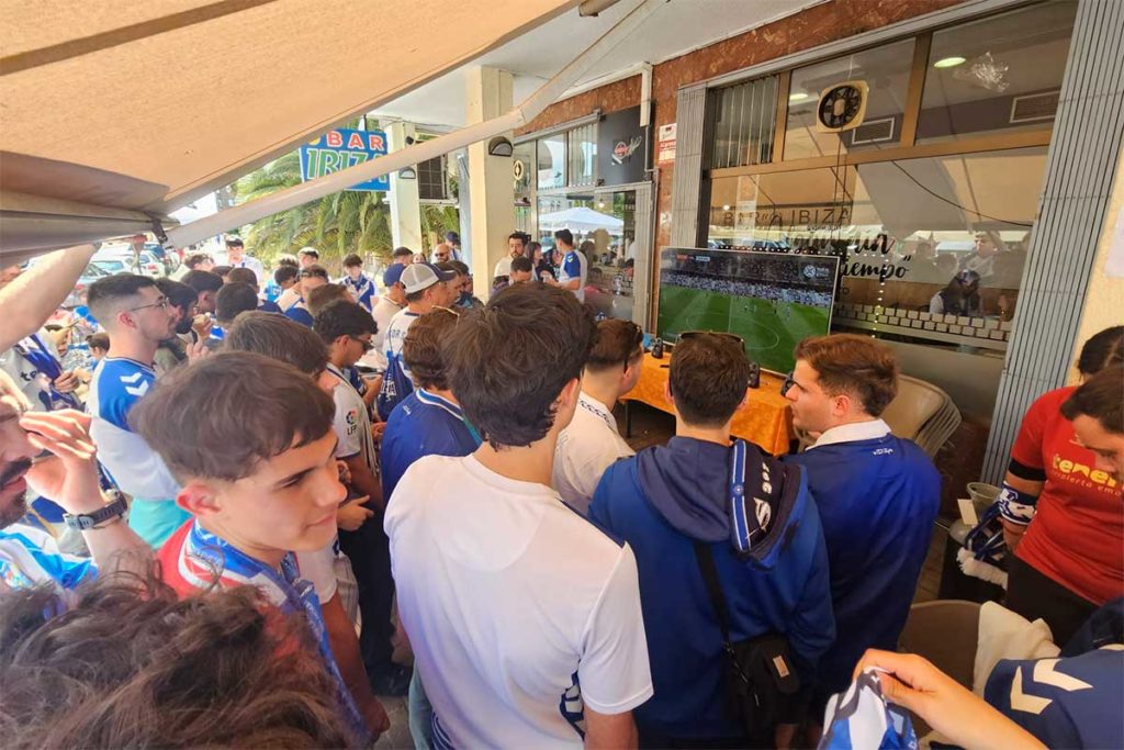 La afici&oacute;n blanquiazul y el Tenerife, pendientes del Pontevedra &ndash; Celta Fortuna (1-1)