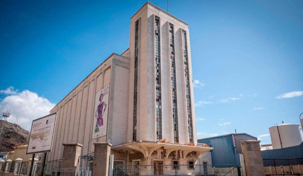 Puertos frena el derribo del silo de Santa Cruz: será Bien de Interés Cultural
