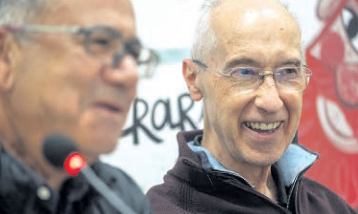 Carmelo Rivero presenta en la Feria del Libro su poemario ‘Como miran los mares’