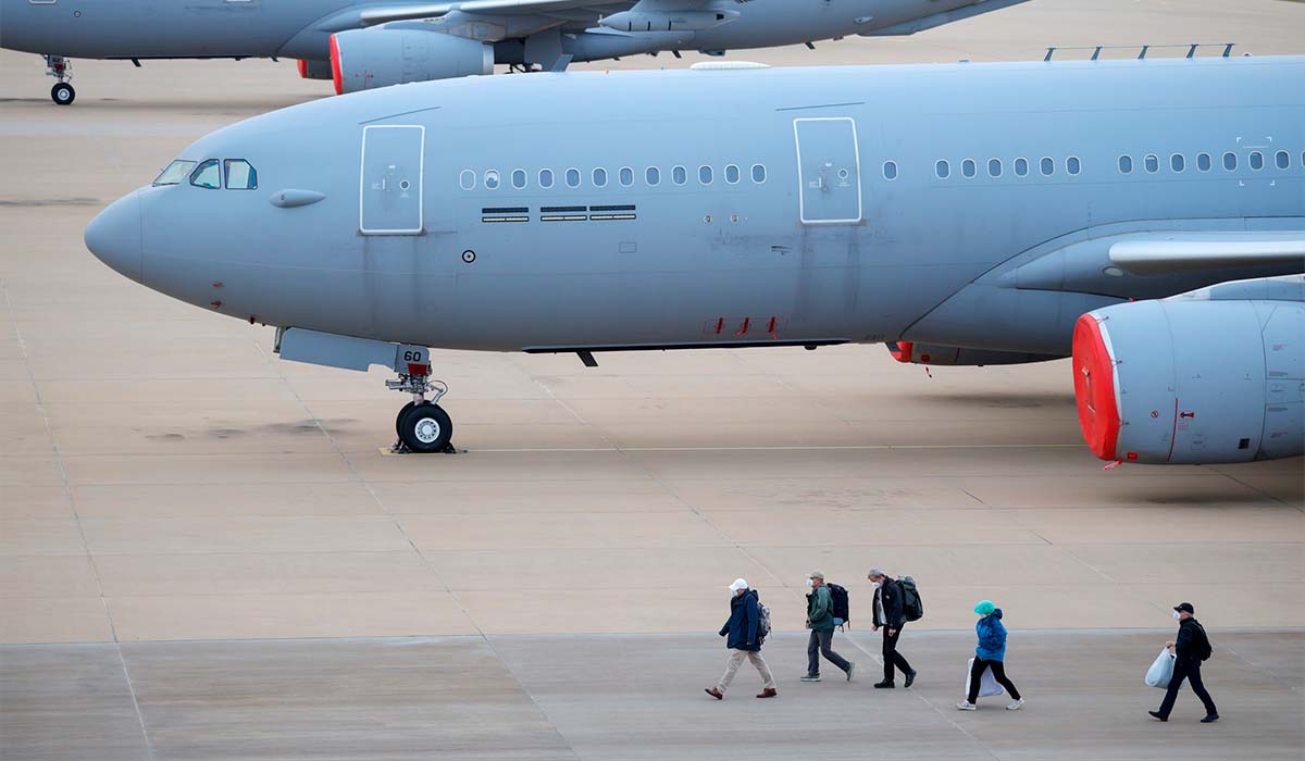 Despegan de Tenerife los aviones con los últimos 28 del MV Hondius